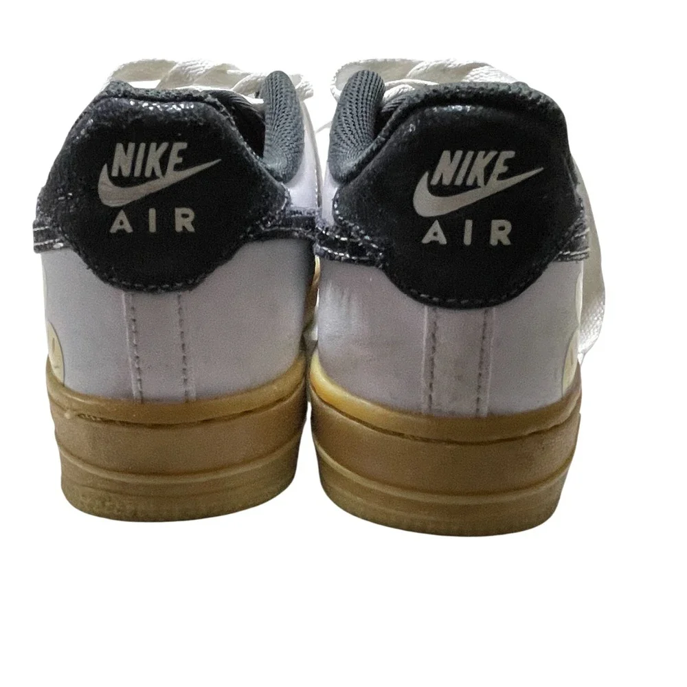 Nike Air Force 1 LV8 Go the Extra Smile Size 4.5‎ Youth